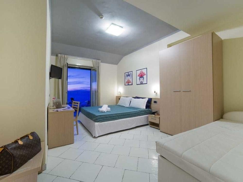 Hotel Cosmomare ピアーノ・ディ・ソッレント エクステリア 写真